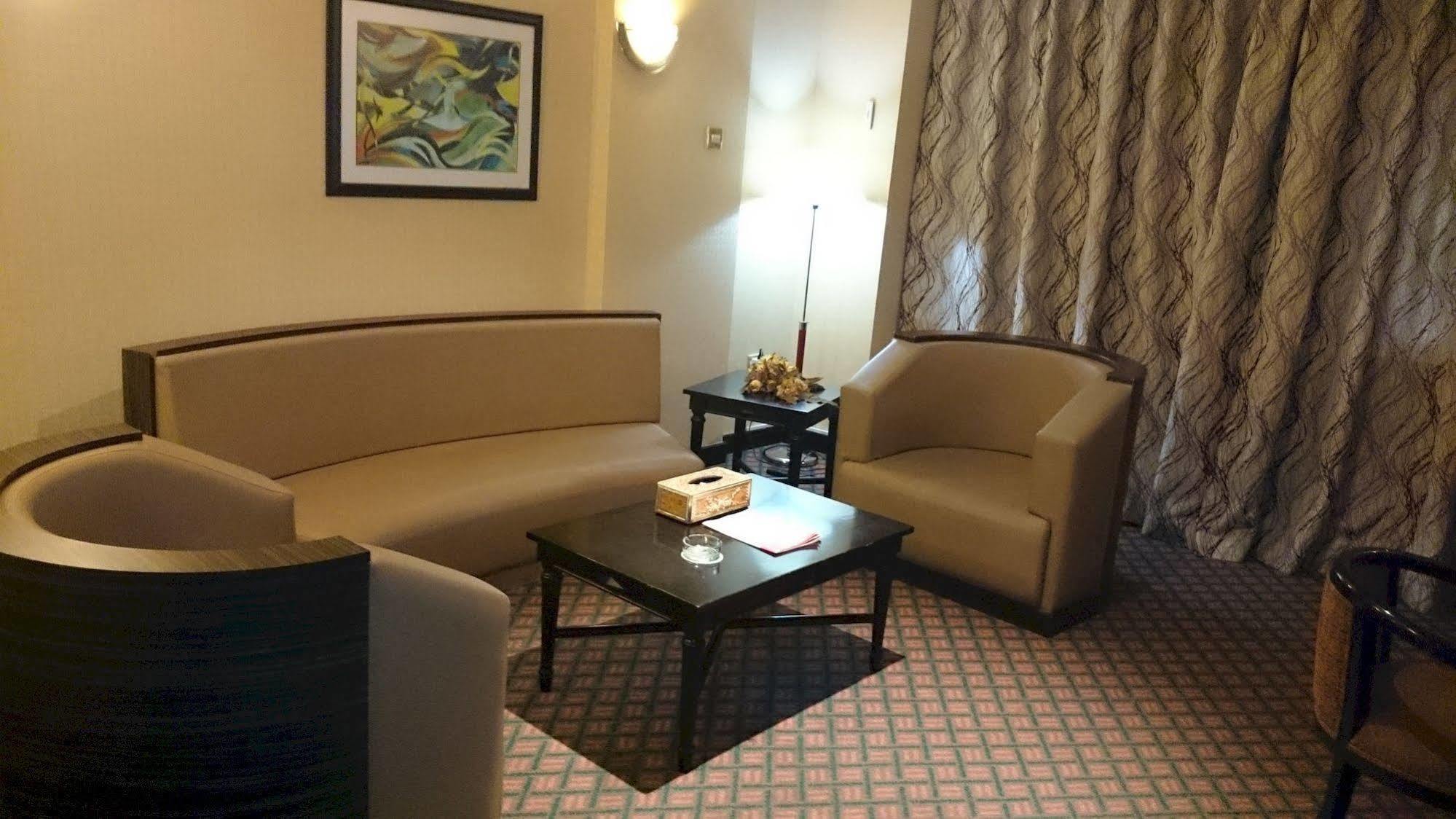 Sandras Inn Dubaï Extérieur photo